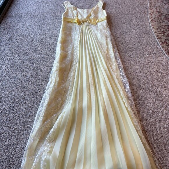 Vintage 1950s Butter Yellow Chiffon Lace Formal Dress | Prom / Party | XS/S - Picture 2 of 9